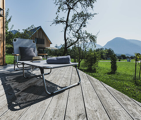 Privatterrasse sonnenliege exklusive urlaubserholung mit privatsphaere am schmiedgut – Zirbenwipfel, Schmiedgut Bad Aussee
