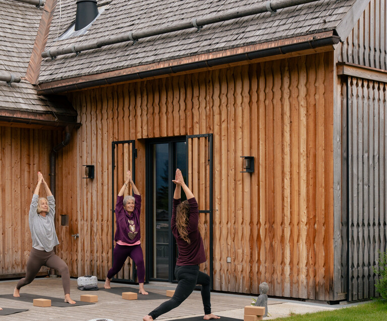 Yoga retreat damen outdoor einheit schmiedgut ausseerland – Yoga, Schmiedgut Bad Aussee