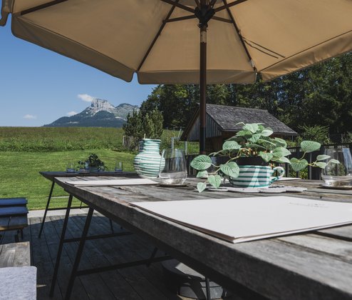 Schmiedgut dirndlpracht terrasse retreat meeting loserblick – Dirndlpracht, Schmiedgut Bad Aussee