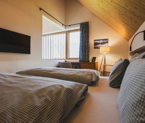 Schmiedgut waldundwiese schlafzimmer 1 modernes chalet design – Wald & Wiese, Schmiedgut Bad Aussee