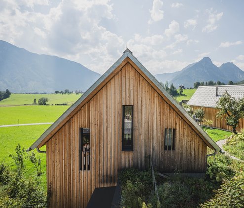 Schmiedgut waldundwiese ferienhaus design chalet aussenansicht ostseitig – Wald & Wiese, Schmiedgut Bad Aussee