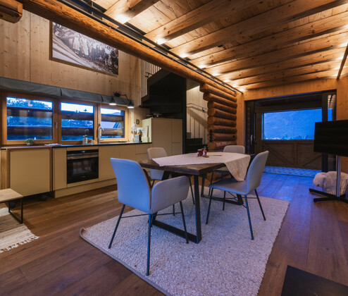 Schmiedgut narzissenbett loft chalet essbereich kaminofen kueche – Narzissenbett, Schmiedgut Bad Aussee