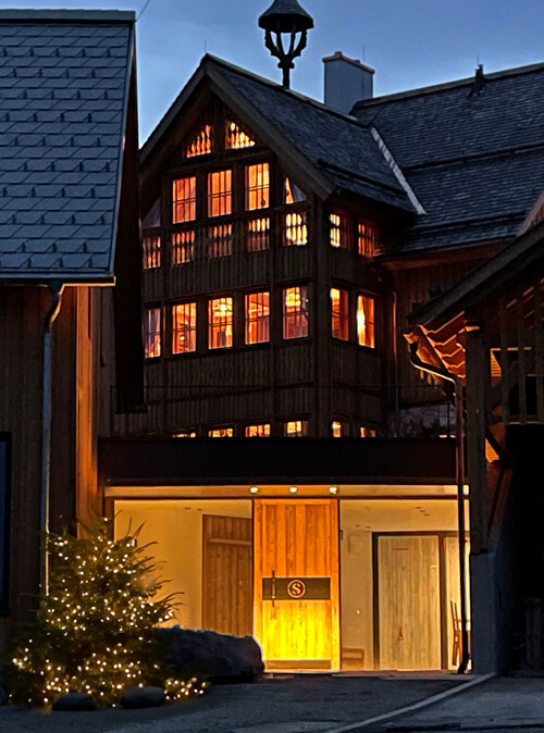 Schmiedgut bad aussee eingang weihnachtlich – Winterimpressionen, Schmiedgut Bad Aussee