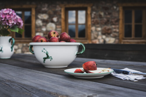 Apfel jause vor der alten schmiede bad aussee – Gartenlandschaft, Schmiedgut Bad Aussee