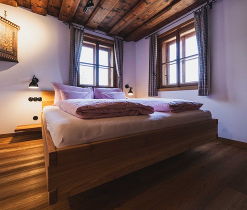 Schmiedgut dirndlpracht schlafzimmer 2 – Dirndlpracht, Schmiedgut Bad Aussee