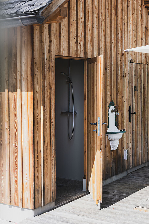 Poolhaus mit dusche am sonnendeck schmiedgut – Sommer, Schmiedgut Bad Aussee