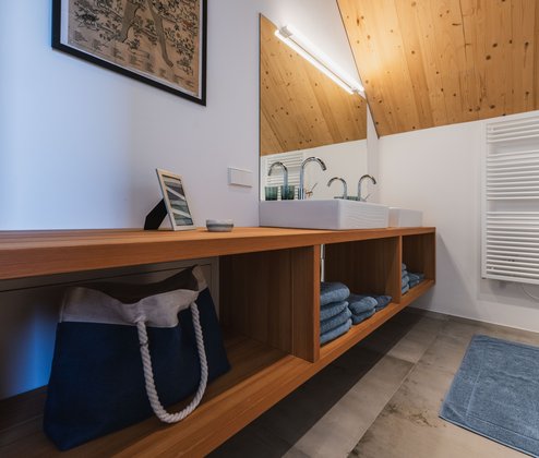 Schmiedgut waldundwiese badezimmer obergeschoss waschtisch – Wald & Wiese, Schmiedgut Bad Aussee